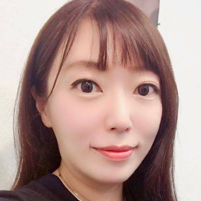 Piano Teacher Yafeng Wang